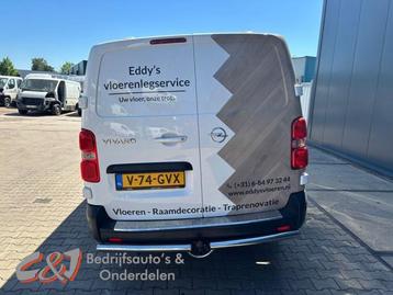 Achterdeur Bus-Bestelauto van een Opel Vivaro beschikbaar voor biedingen