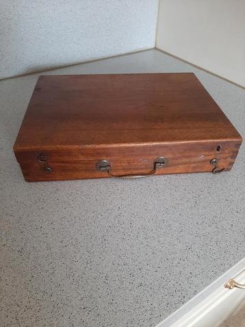 Vintage houten koffertje met handvat – 28 cm
 beschikbaar voor biedingen