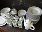 Servies met blauw randje  -  Dake en zn, Bord(en), Ophalen