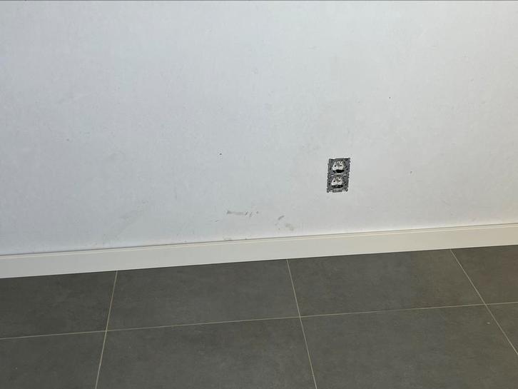 Plinten Vochtwerende mdf Plint wit Ral 9010 Gegrond nieuwe, Doe-het-zelf en Bouw, Plinten en Afwerking, Plinten, MDF, Ophalen