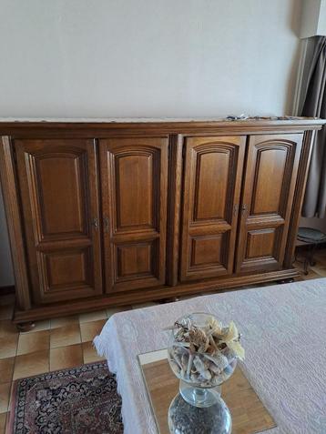 dressoir disponible aux enchères