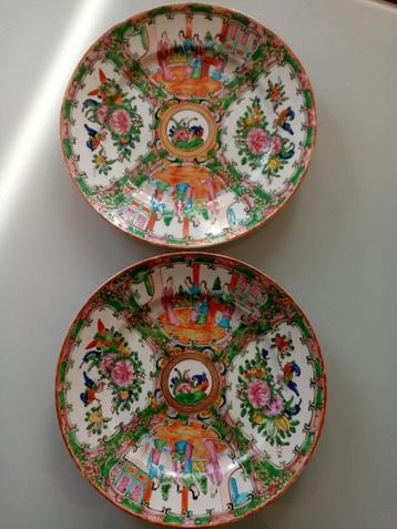 Deux assiettes en porcelaine Canton fin 19èm siècle 25cm