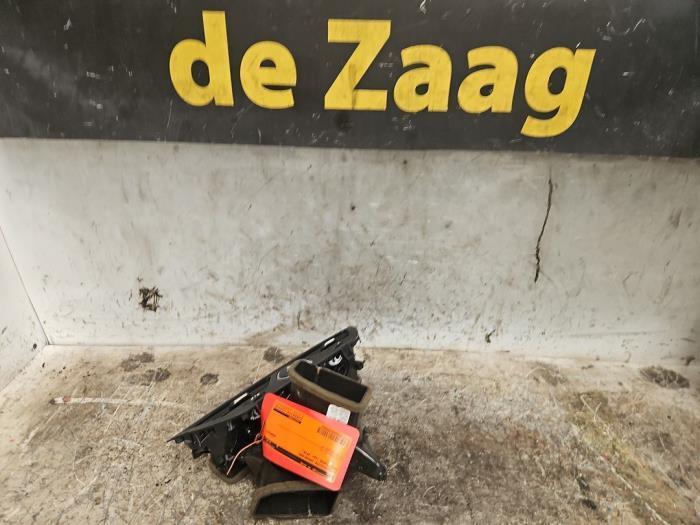 Grille aération tableau de bord d'un Opel Corsa, Autos : Pièces & Accessoires, Tableau de bord & Interrupteurs, Opel, Utilisé