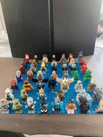 Lego set van 49 minifiguren/personages met alle thema's beschikbaar voor biedingen