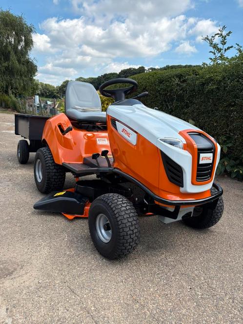 Zitmaaier Stihl hydrostatisch met kiepwagentje, Tuin en Terras, Zitmaaiers, Zo goed als nieuw, 90 tot 120 cm, Elektrische starter