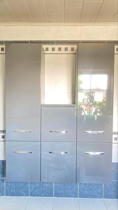4 ruime hang-badkamerkasten, Huis en Inrichting, Badkamer | Complete badkamers, Zo goed als nieuw, Ophalen