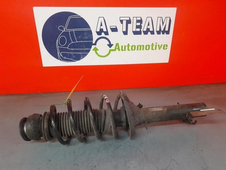 AMORTISSEUR OU ABSORBEUR DE CHOC AVANT GAUCHE Bora (1J2), Autos : Pièces & Accessoires, Suspension & Châssis, Volkswagen, Utilisé