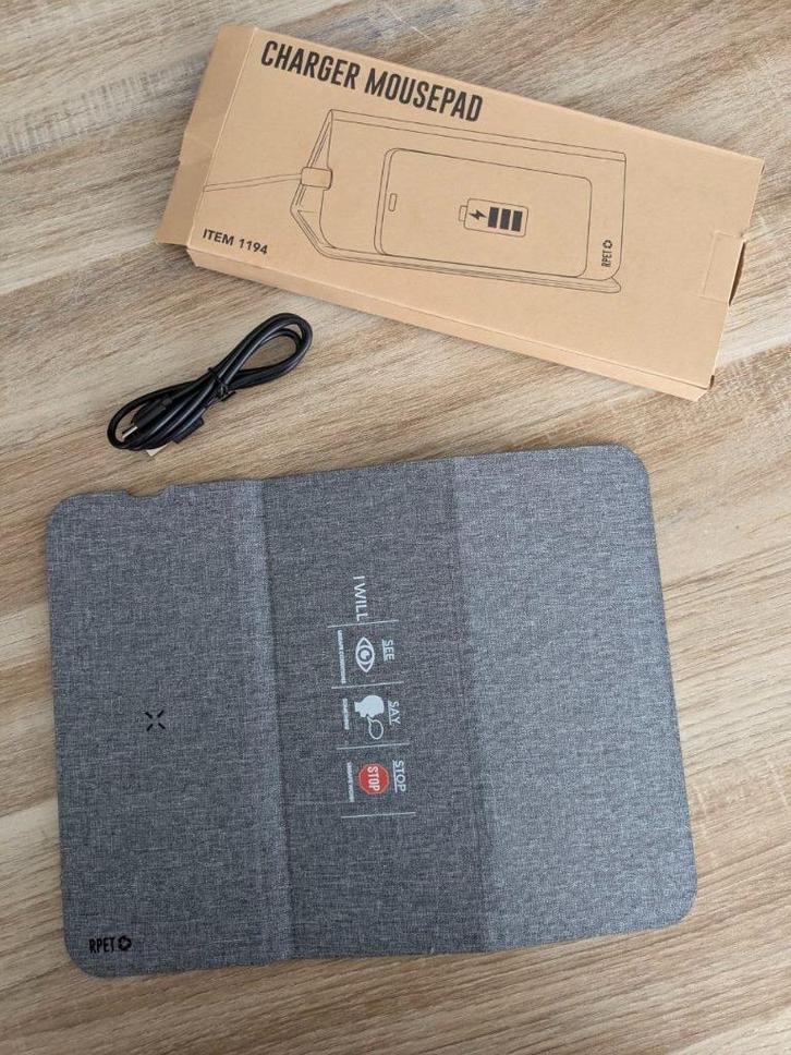 Draadloze Oplader Mousepad 2-IN-1, Telecommunicatie, Mobiele telefoons | Telefoon-opladers, Nieuw, Samsung, Ophalen