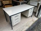 Vintage metalen bureau, Huis en Inrichting, Gebruikt, Ophalen, Bureau