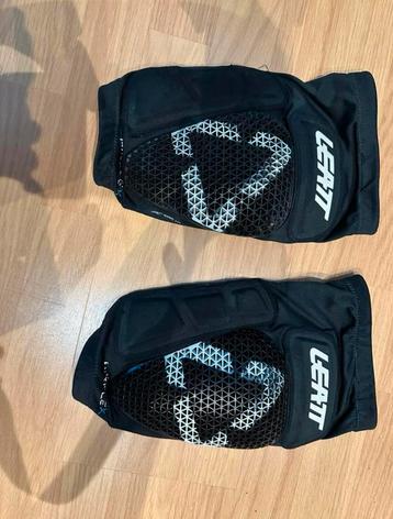Genouillères LEATT beschikbaar voor biedingen
