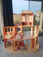 Barbie groot poppenhuis met veel poppen en accessoires, Ophalen, Gebruikt, Poppenhuis