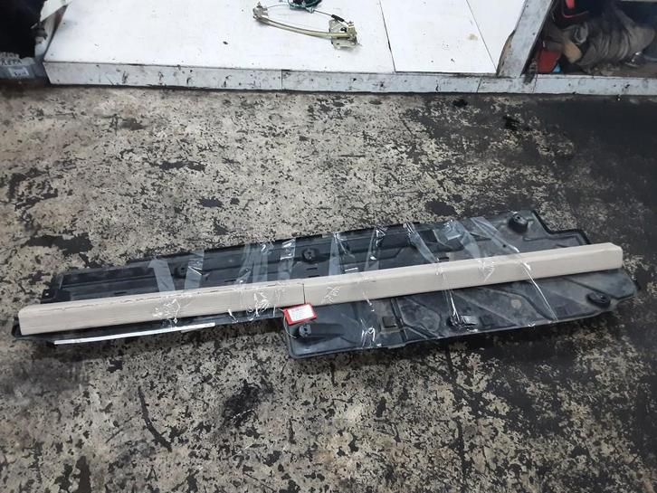 ANKERPLAAT RECHTS VOOR Mercedes-Benz C (W204) (A2046101508), Auto-onderdelen, Overige Auto-onderdelen, Mercedes-Benz, Gebruikt