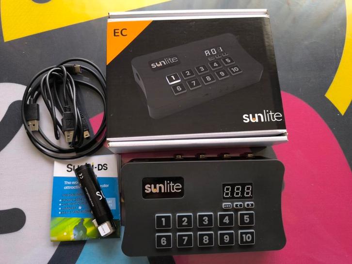 Sunlite suite 3 + suidi EC+ shusi-DS DMX512, Musique & Instruments, Lumières & Lasers, Neuf, Autres types, Commande sonore, Couleur