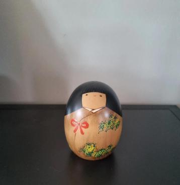 Mooie "Haru" (Lente) Usaburo Kokeshi beschikbaar voor biedingen