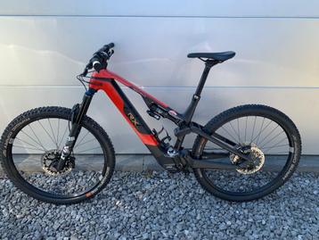 Vtt carbone taille L état neuf beschikbaar voor biedingen
