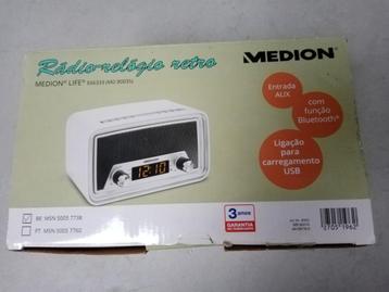 Medion Retro wekkerradio, nieuw in de verpakking beschikbaar voor biedingen