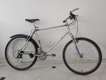VTT Sunn 4000 90's beschikbaar voor biedingen