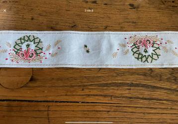 Prachtig stuk geborduurd oud Kerstlint!  beschikbaar voor biedingen