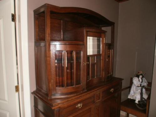 Antieke donkere kast in perfecte staat!!, Antiek en Kunst, Antiek | Meubels | Kasten, Ophalen