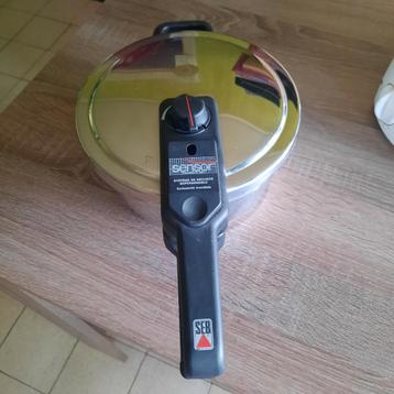 Marmite à pression "Seb" 2,5L, Enlèvement ou Envoi, Comme neuf, Casserole ou Cocotte-minute