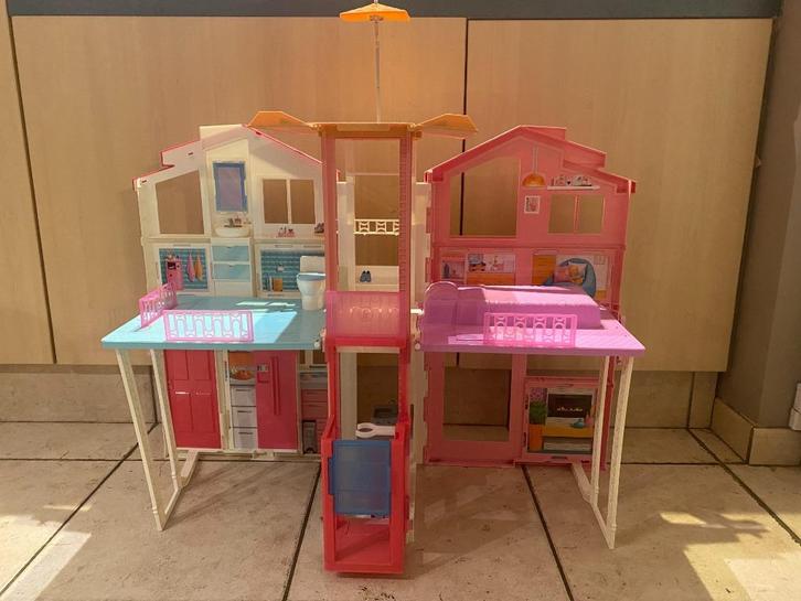 Barbie Malibu Huis Met 3 Verdiepingen, Kinderen en Baby's, Speelgoed | Poppenhuizen, Gebruikt, Poppenhuis, Ophalen of Verzenden