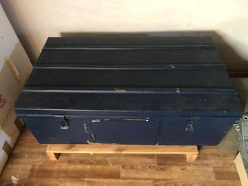 Grande malle cantine en métal - longueur 97 cm beschikbaar voor biedingen