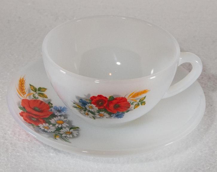 Tasses à thé ou café Arcopal "Fleurs Champêtres", Antiquités & Art, Antiquités | Services (vaisselle) pièces, Enlèvement ou Envoi