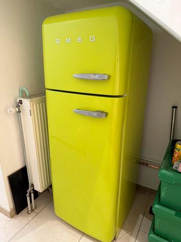 SMEG Koelkast met diepvriesvak - Groot model beschikbaar voor biedingen