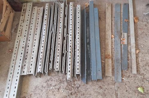 kabelgoot / kunststof latten , meeste 60 à 70cm lang, Doe-het-zelf en Bouw, Platen en Panelen, Gebruikt, Overige materialen, 20 tot 50 mm