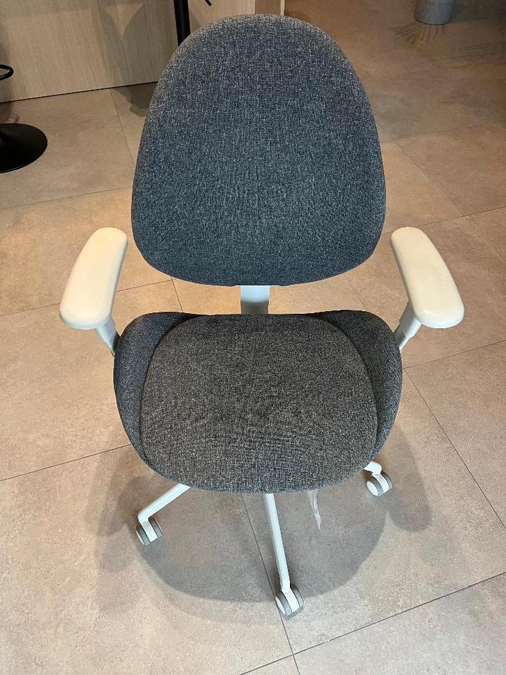 Chaise de bureau IKEA Hattefjäll, Maison & Meubles, Chaises de bureau, Utilisé, Chaise de bureau, Gris, Ergonomique, Enlèvement