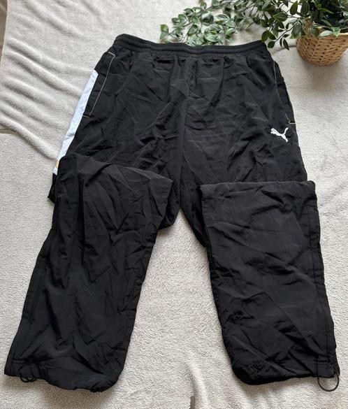 Puma Zwarte Jogging Broek Wit/Goud zijkant Size: M, Kleding | Heren, Broeken en Pantalons, Zo goed als nieuw, Maat 48/50 (M), Wit