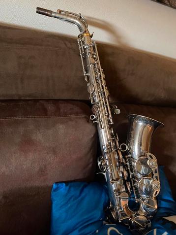 Esquire 600 alt sax, Musique & Instruments, Instruments à vent | Saxophones, Enlèvement ou Envoi, Comme neuf, Alto, Avec valise