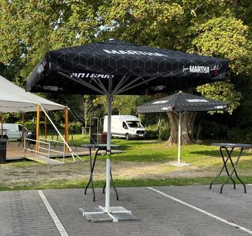 Martha bier: grote parasol beschikbaar voor biedingen