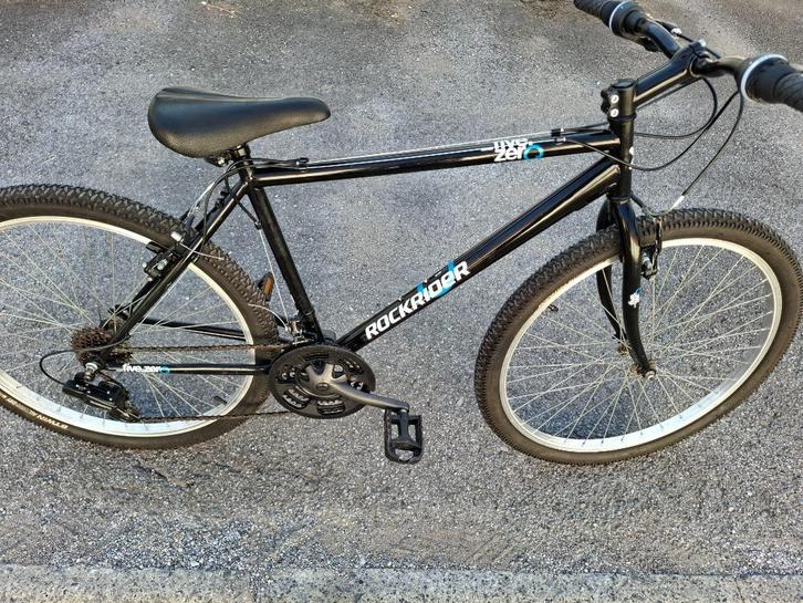 vtt rockrider 26 pouce en bonne état prêt a rouler, Fietsen en Brommers, Fietsen | Mountainbikes en ATB, Zo goed als nieuw, Ophalen