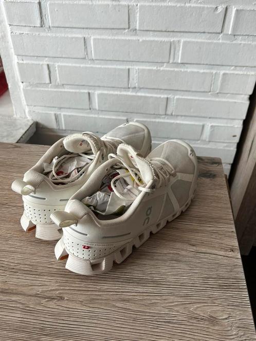 On Running Schoenen maat 38, Kleding | Dames, Schoenen, Zo goed als nieuw, Sneakers, Wit, Ophalen