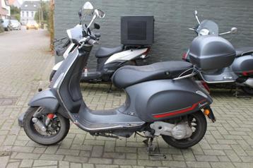 Vespa Sprint 25km/h bj.2022 zonder rijbewijs BTW-voertuig beschikbaar voor biedingen