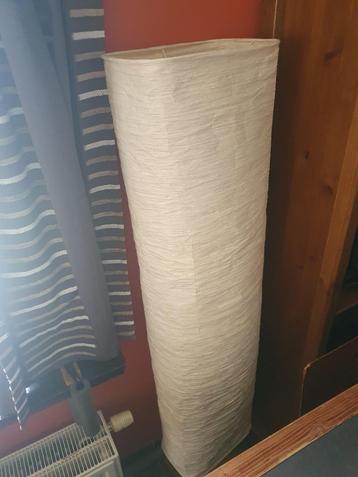Sfeervolle Staanlampen van Karton – Creëer Direct Warmte! beschikbaar voor biedingen
