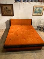 Vintage jaren 70 bed velours oranje met opbergruimte, Huis en Inrichting, Ophalen, Gebruikt, Tweepersoons, Overige kleuren