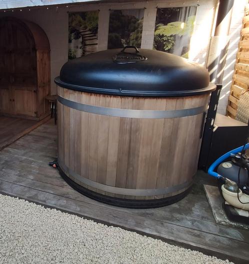 Kirami hottub cederhout 5 personen, Tuin en Terras, Bubbelbaden en Hottubs, Gebruikt, Ophalen