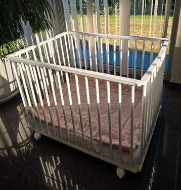 Babypark + toebehoren  beschikbaar voor biedingen