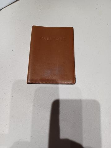 DELVAUX Vintage fawn paspoorthoes met logo beschikbaar voor biedingen