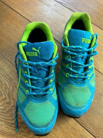 Chaussures de sécurité Puma Taille 38  bon état disponible aux enchères