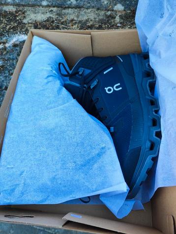 On cloudrock 2 waterproof EU 45 beschikbaar voor biedingen