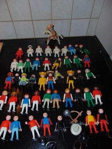 46 Playmobil poppetjes en losse accessoires beschikbaar voor biedingen