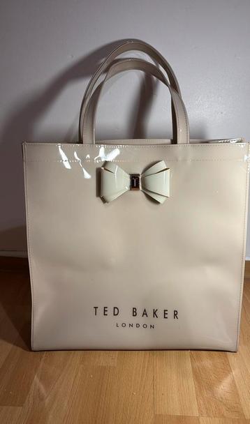 Ted Baker handtas – met strik  beschikbaar voor biedingen