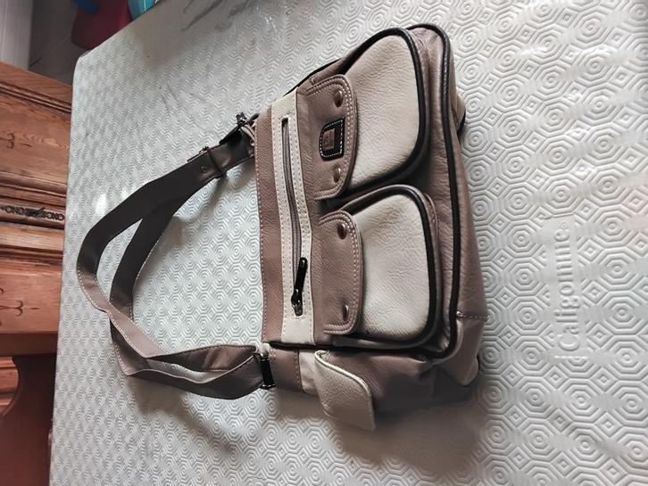 Zakje, Handtassen en Accessoires, Tassen | Damestassen, Nieuw, Beige, Ophalen