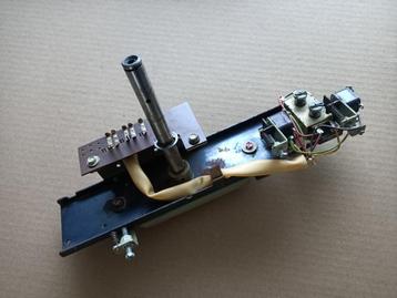 Selectie Arm/ Mechaniek Wurlitzer 200 Select (Div) jukebox   beschikbaar voor biedingen