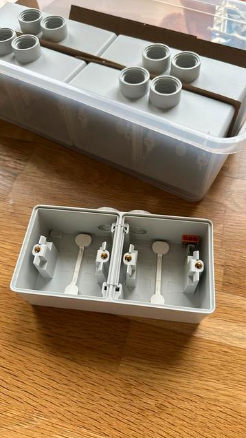 Dubbele doos Niko opbouw (horizontaal). 5 stuks beschikbaar voor biedingen