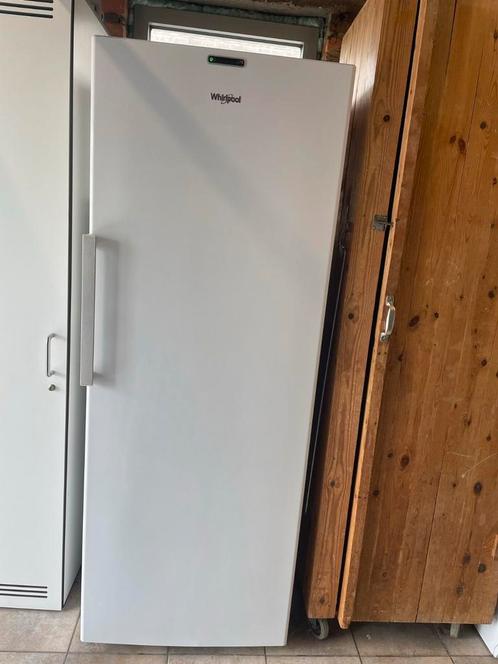 Whirlpool diepvriezer vrijstaand model, groot volume, Elektronische apparatuur, Vriezers en Diepvrieskisten, Zo goed als nieuw