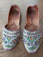 Glitterschoenen uit India maat 40, Kleding | Dames, Schoenen, Gedragen, Ophalen of Verzenden, Schoenen met lage hakken, Overige kleuren